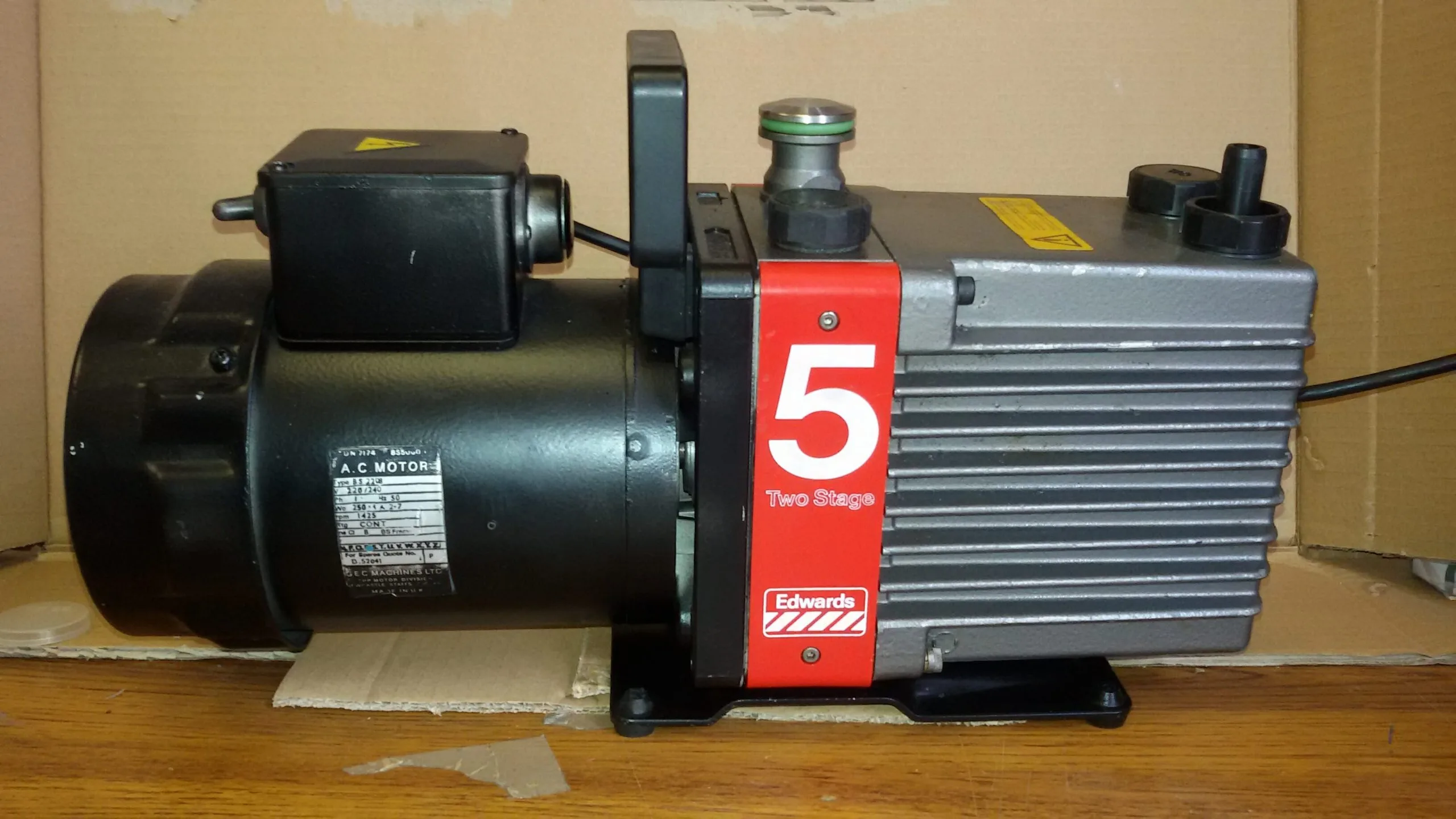 E2M5 Vacuum Pump 1ph S/No. 51155