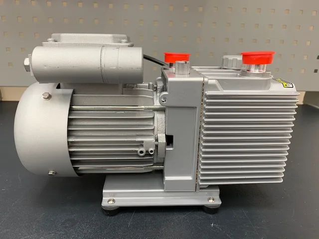 Rotary vane vacuum pump