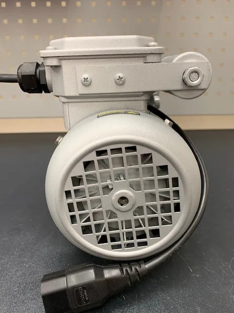 Rotary vane vacuum pump