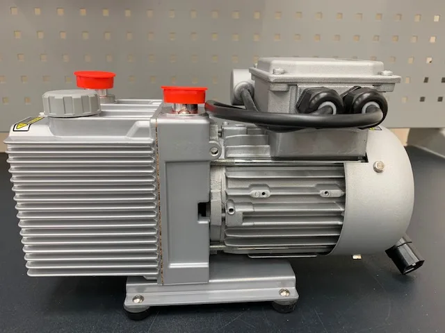 Rotary vane vacuum pump